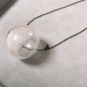 Dejarnette NOLA / Anthropologie White Feather in Glass Necklace
